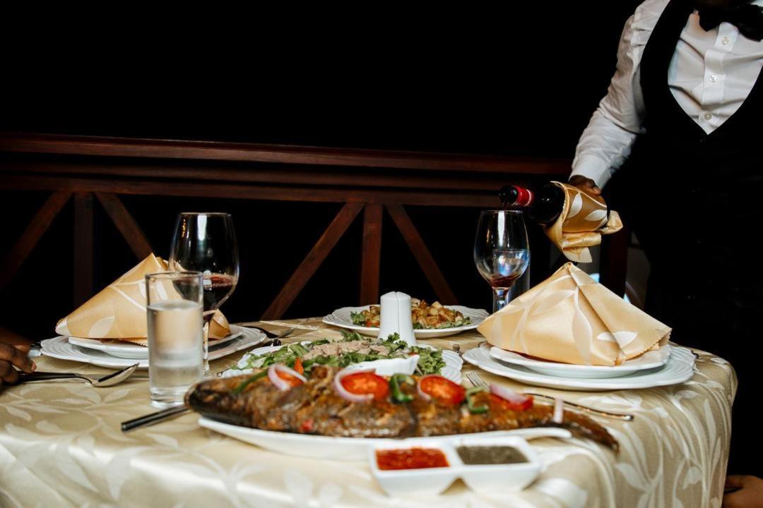Ocean6 Hotel Kokrobite Ngoại thất bức ảnh
