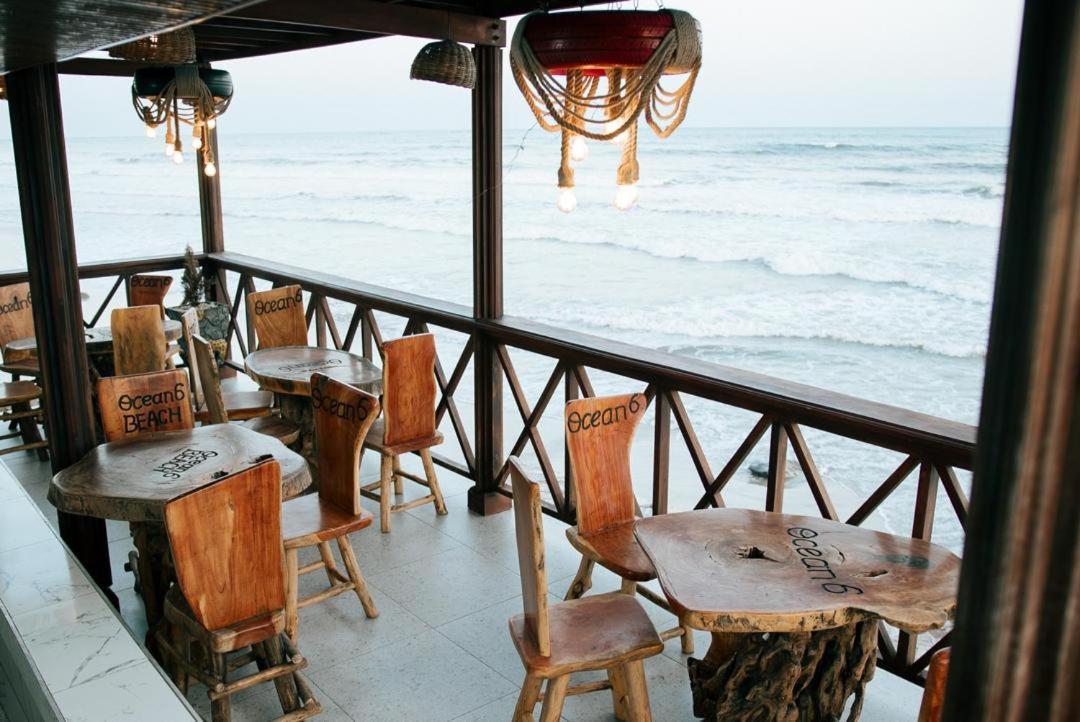 Ocean6 Hotel Kokrobite Ngoại thất bức ảnh